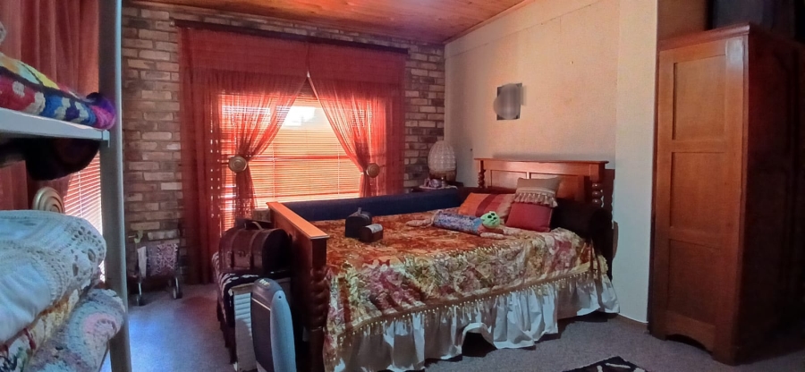 5 Bedroom Property for Sale in La Provance Free State
